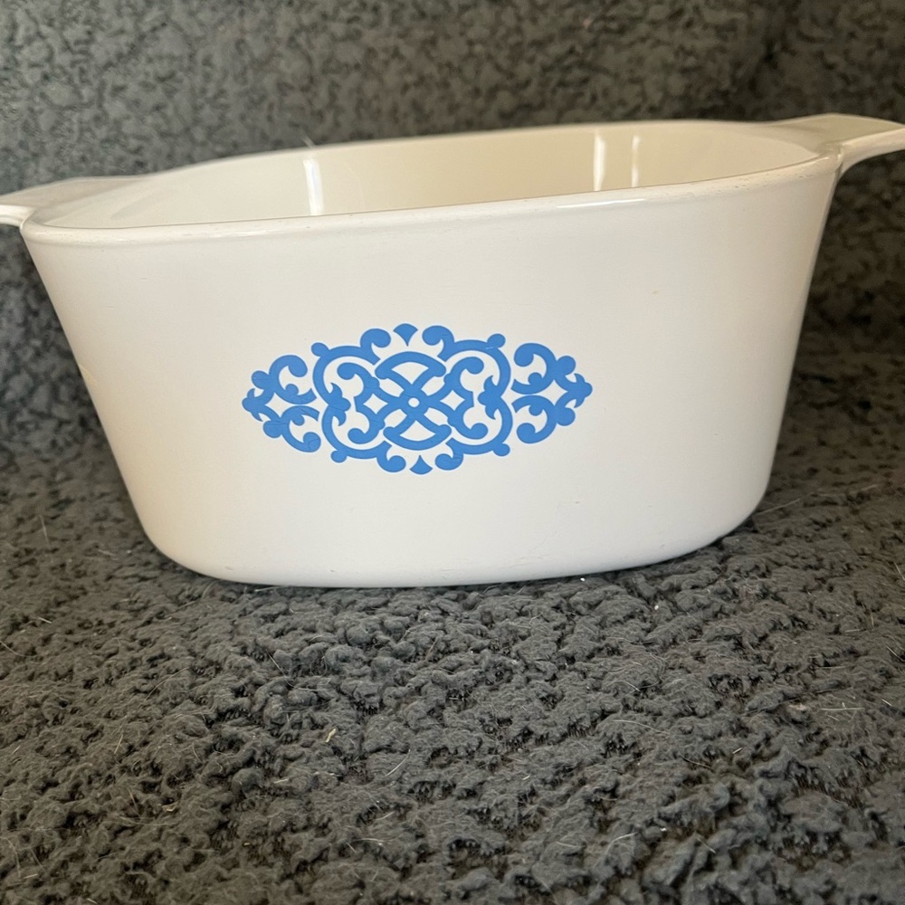 💙Corning Ware💙 Shell Oil Blue Macrame 3qt baking crock Vintage 1970s rare